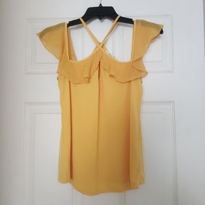 BCBGeneration Keyhole Ruffle Top